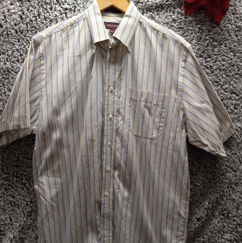Men’s Casual Button Up Short Sleeve Shirt Size 16,5 in Excellent Used Condition
